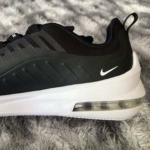 Nike Mens Air Max Axis Black & White Size: 8.5 (AA2146 003) - Picture 3 of 7